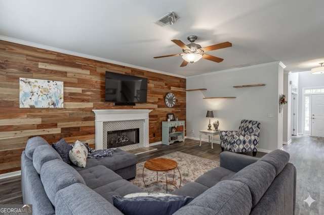 933 Cruce Lake Drive