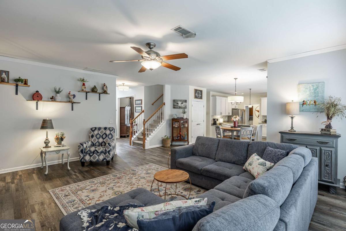 933 Cruce Lake Drive
