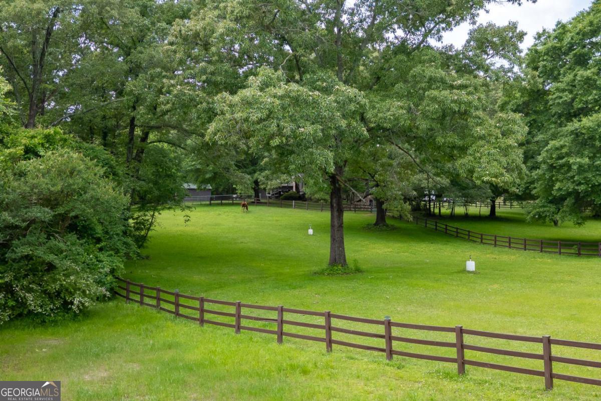 933 Cruce Lake Drive