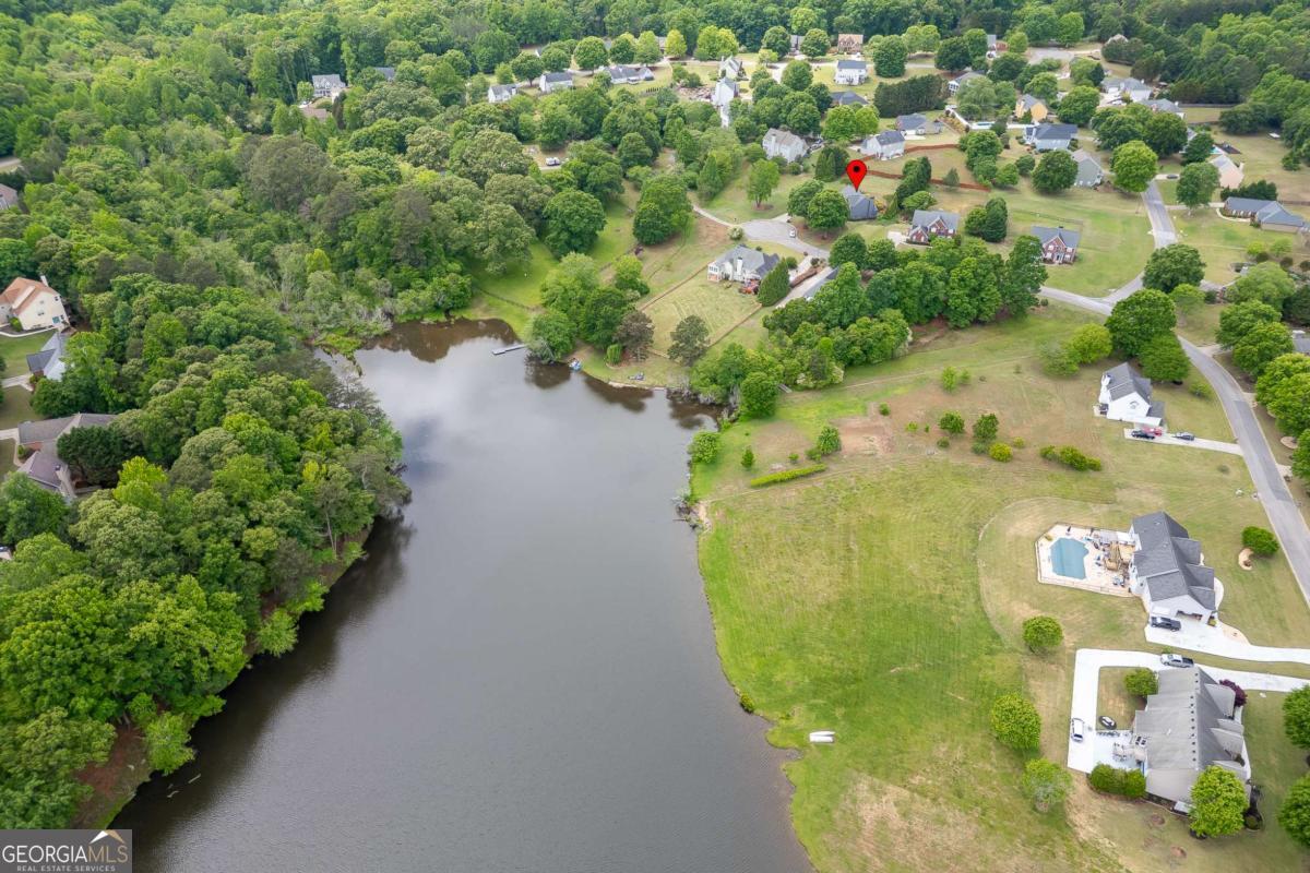 933 Cruce Lake Drive
