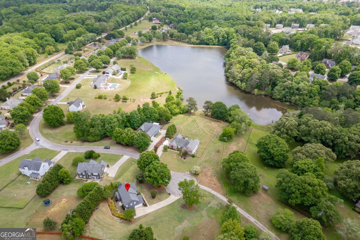 933 Cruce Lake Drive