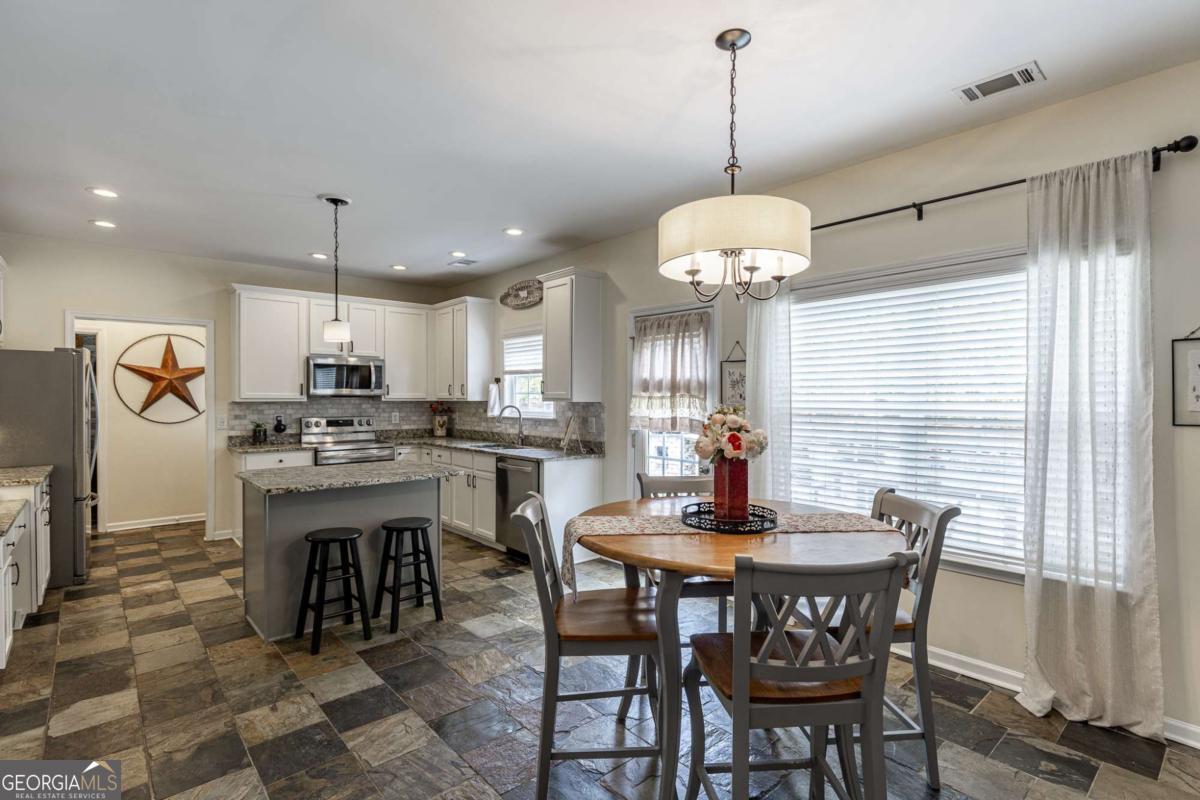 933 Cruce Lake Drive