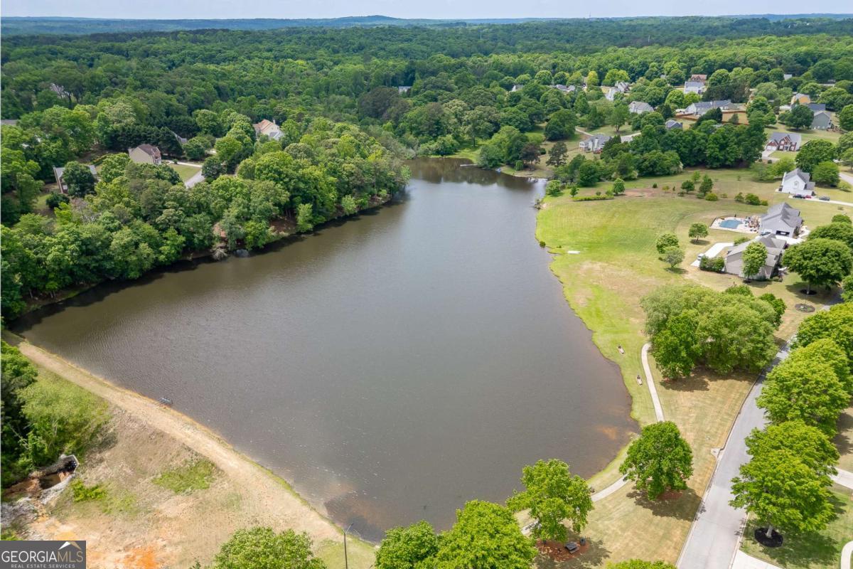 933 Cruce Lake Drive
