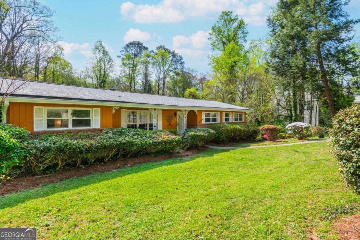 2876 Bob White Drive SW