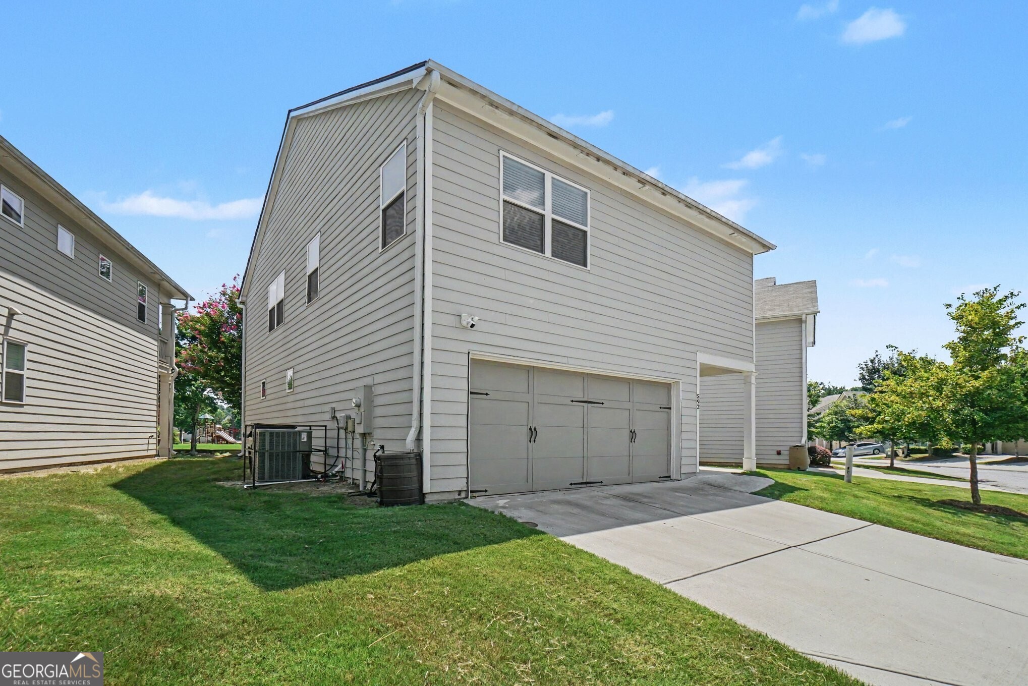 592 Lofty Lane SW