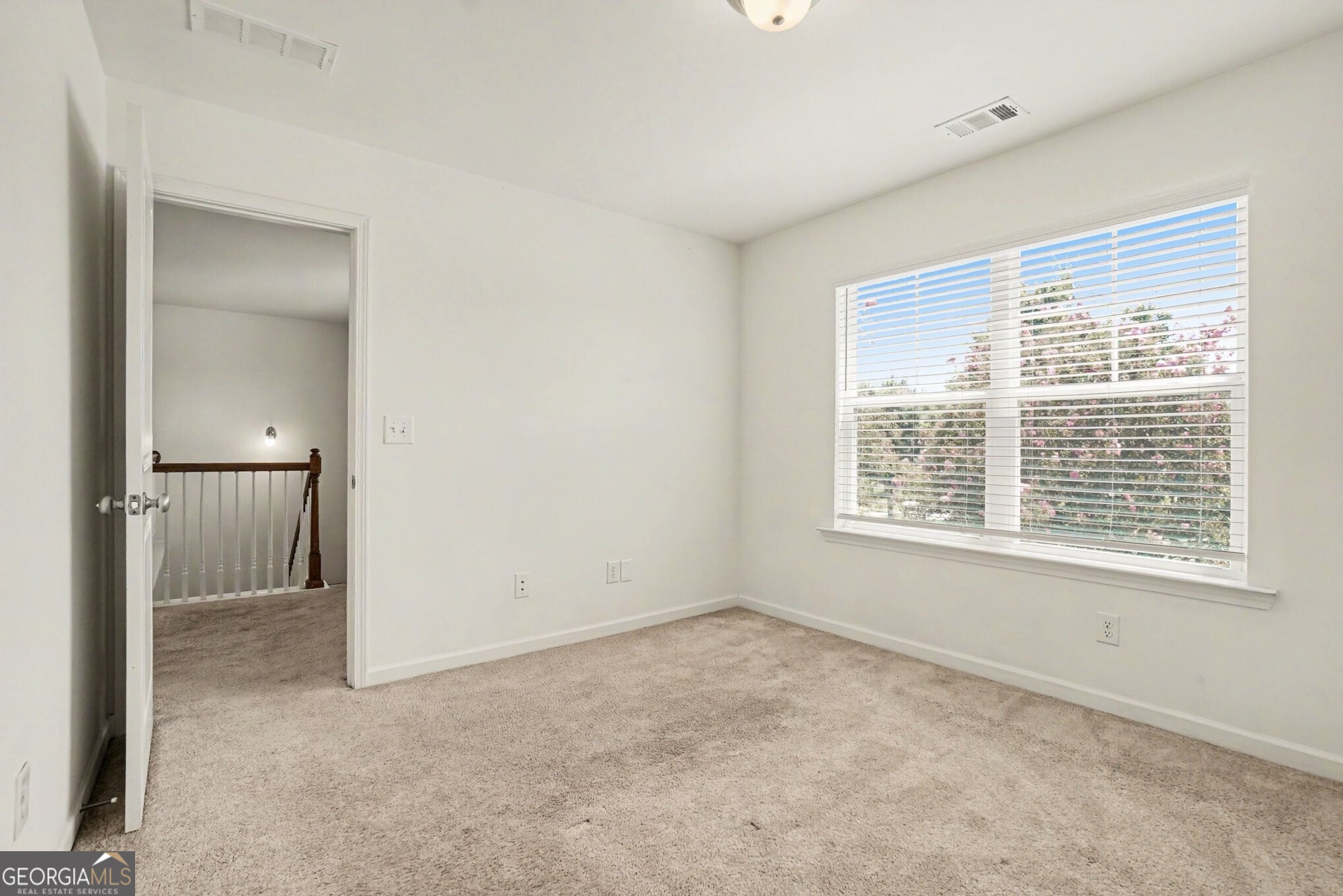 592 Lofty Lane SW