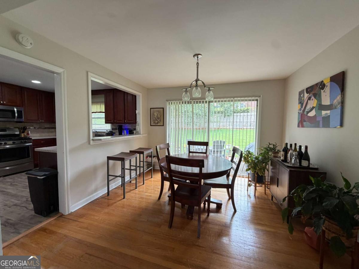 2465 Miriam Lane