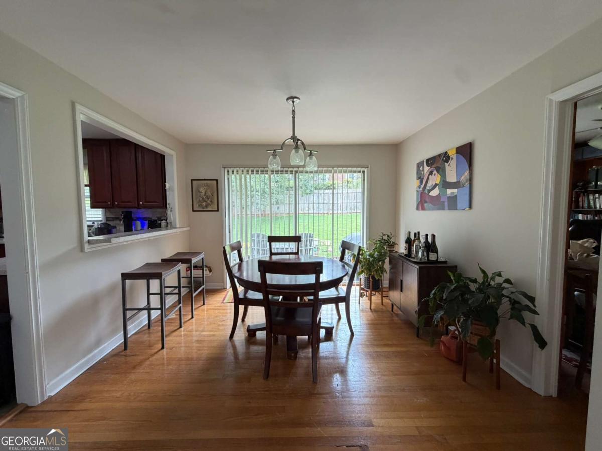 2465 Miriam Lane