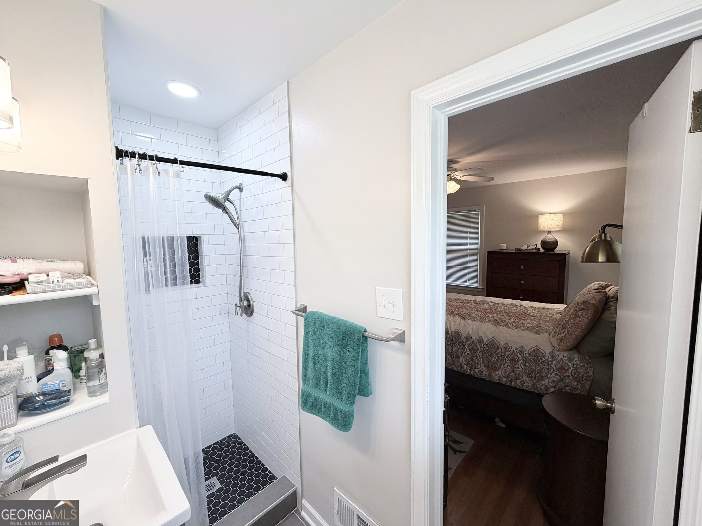 2465 Miriam Lane