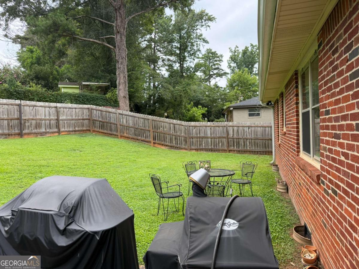 2465 Miriam Lane
