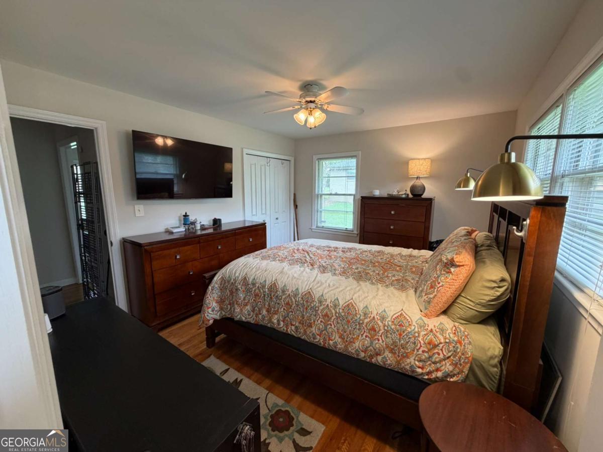 2465 Miriam Lane