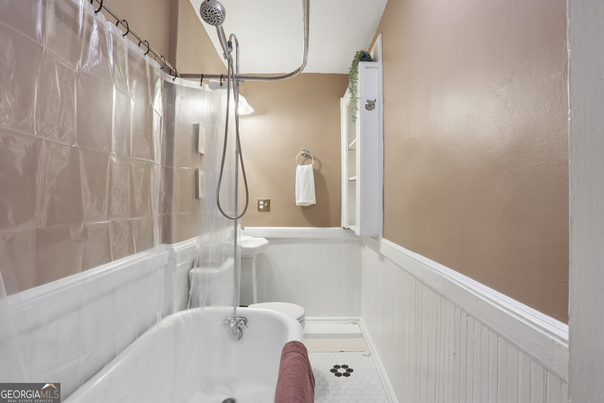 980 Saint Charles Avenue NE # 4