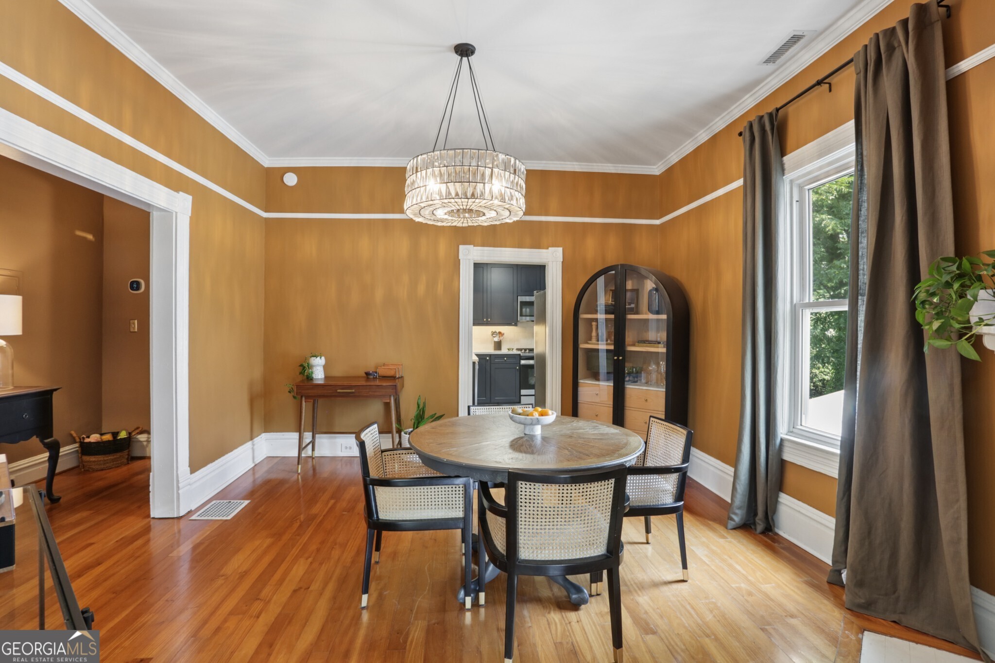 980 Saint Charles Avenue NE # 4