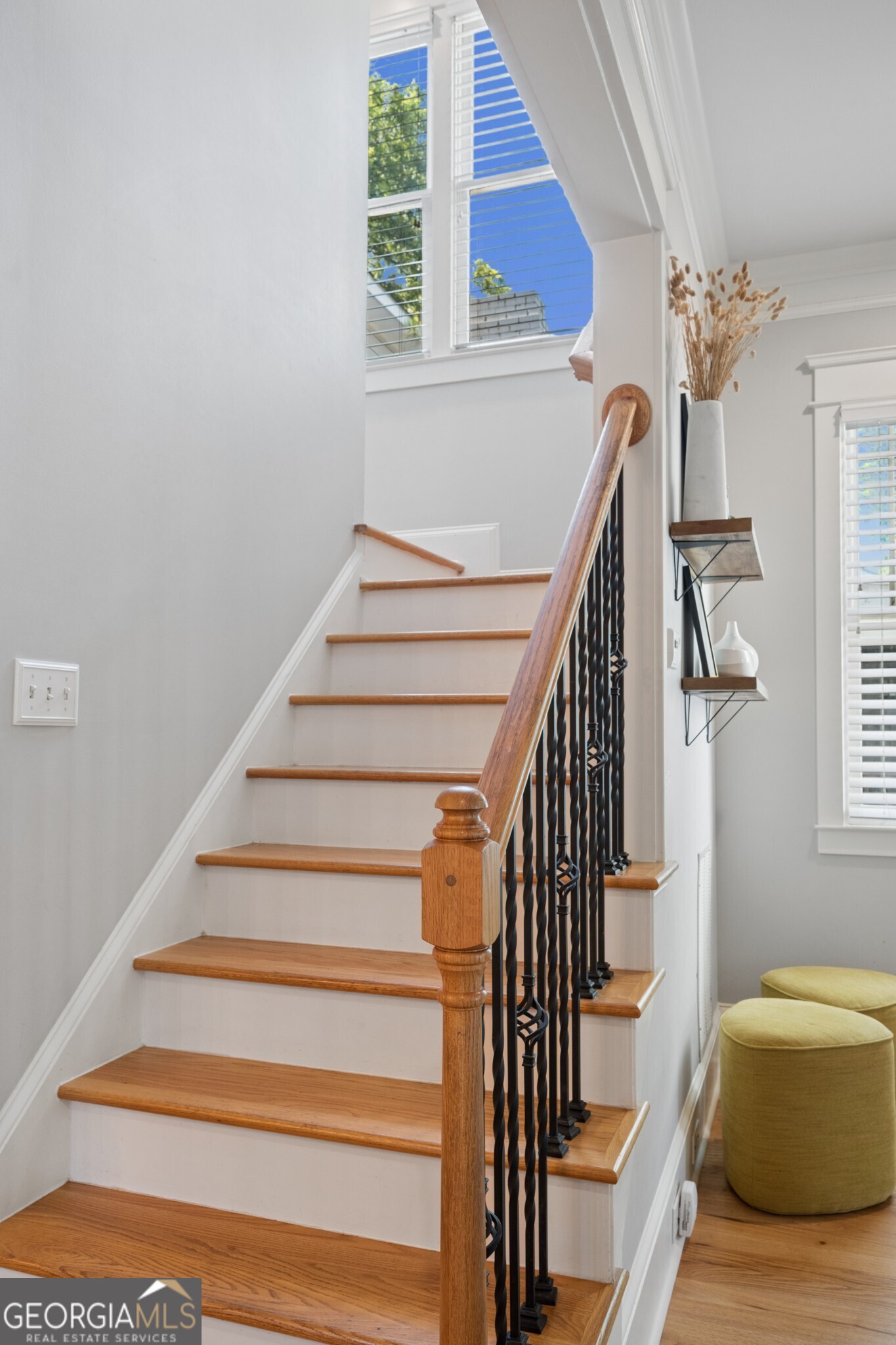 98 2nd Avenue SE