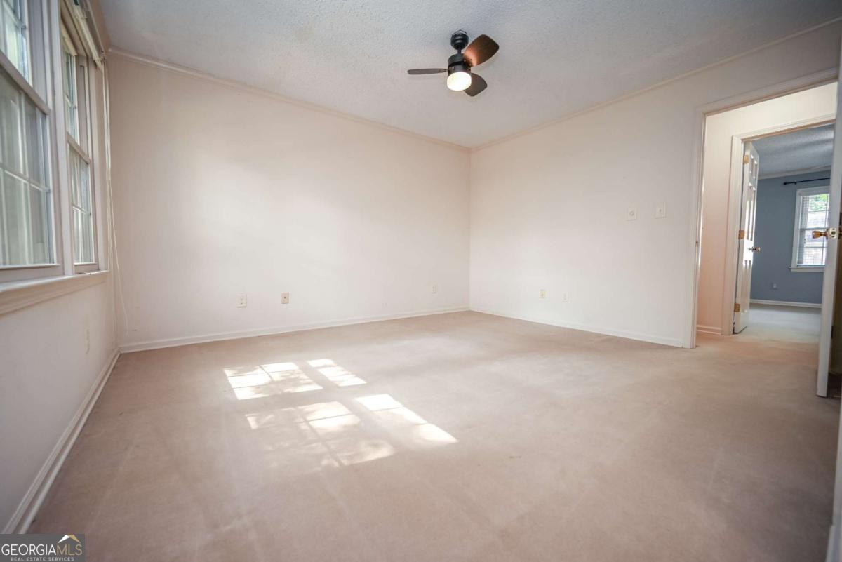 3427 Ashwood Lane
