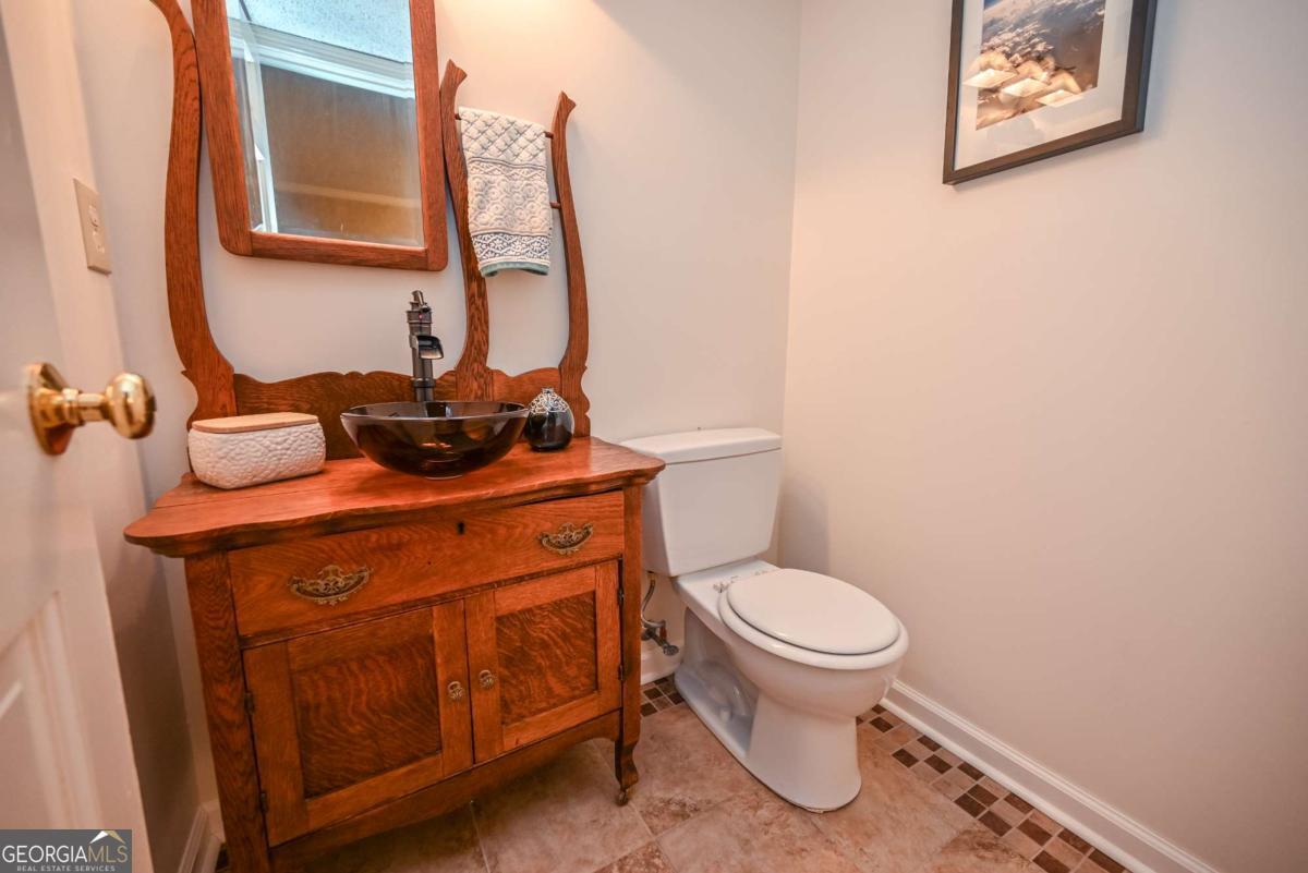 3427 Ashwood Lane
