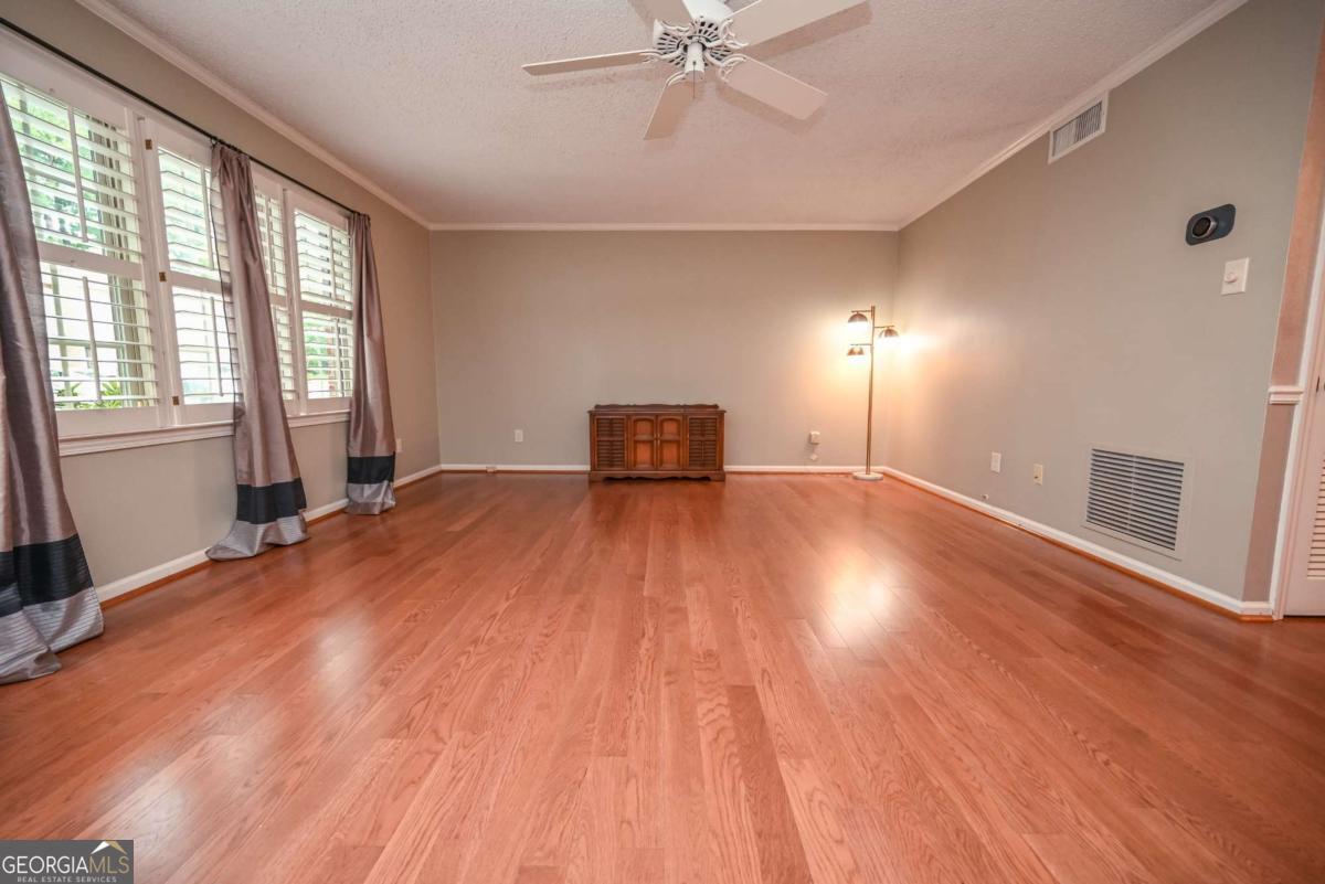3427 Ashwood Lane