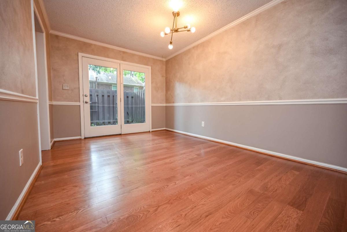 3427 Ashwood Lane