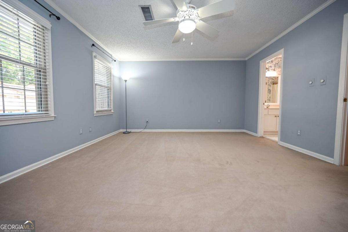 3427 Ashwood Lane