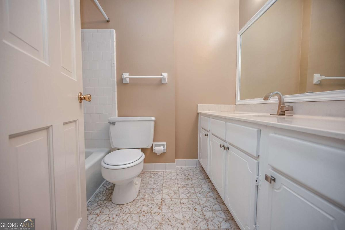 3427 Ashwood Lane