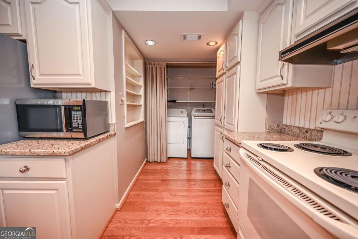 3427 Ashwood Lane