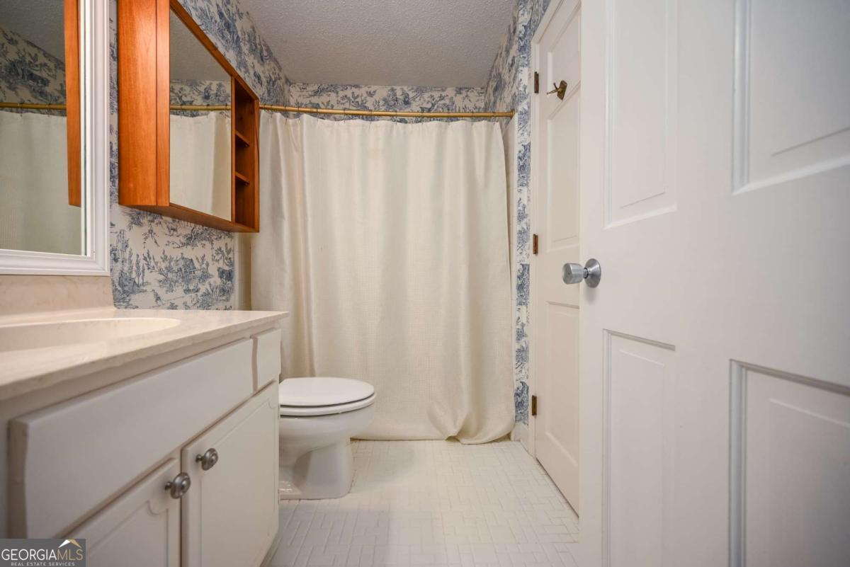 3427 Ashwood Lane