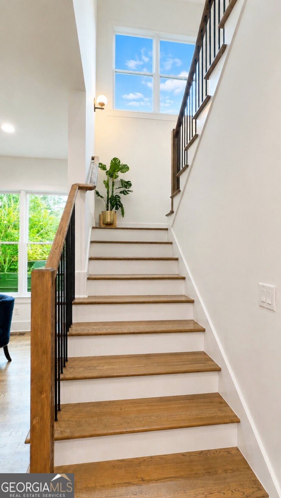 609 Reed Road SE