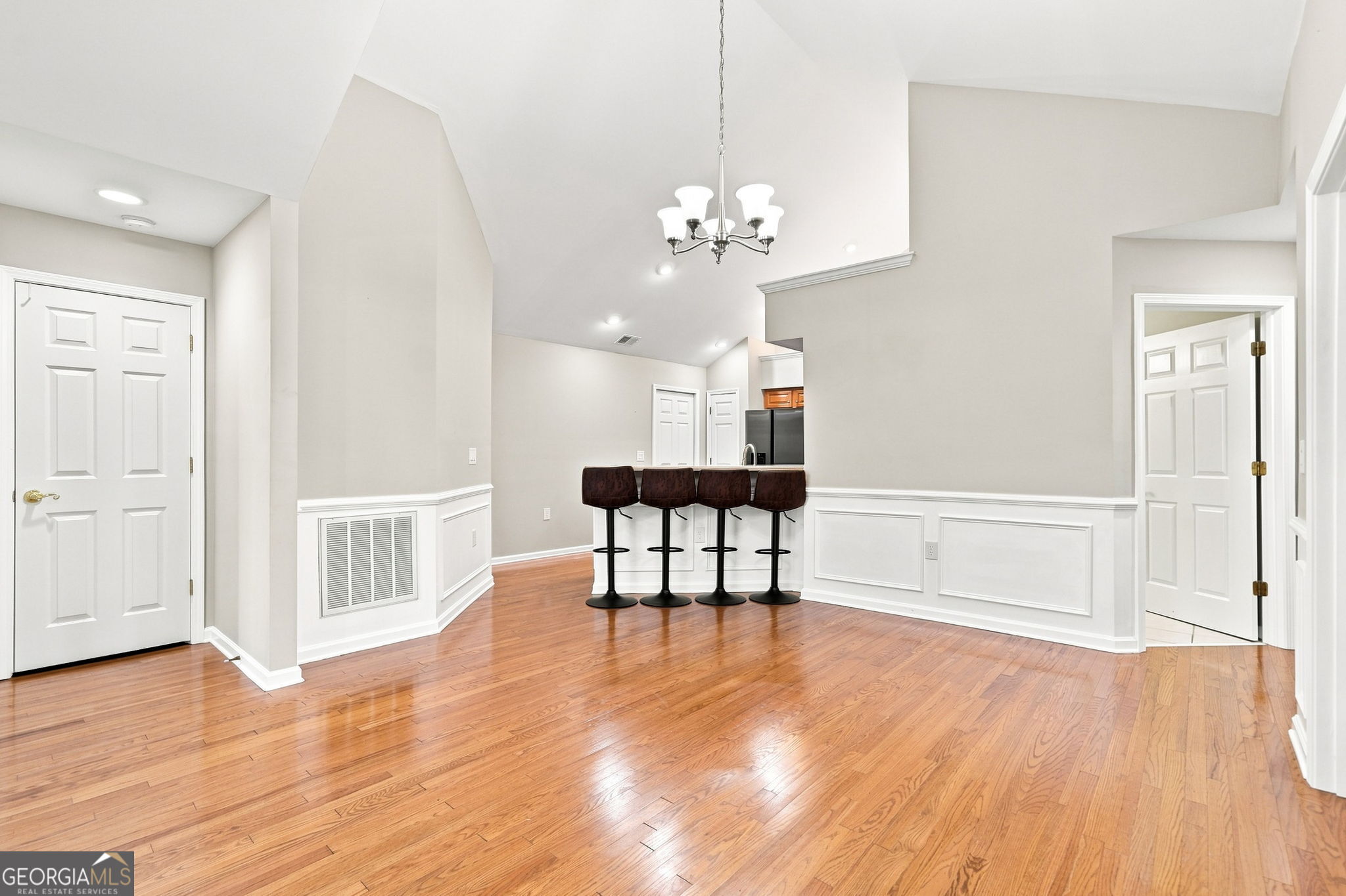 3204 Village Lane