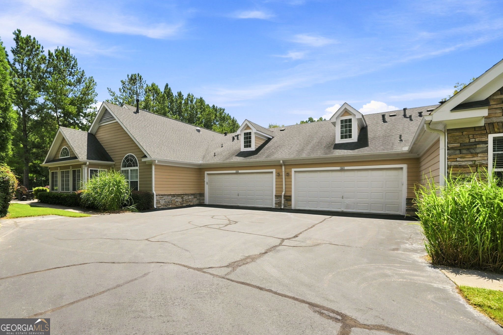 3204 Village Lane