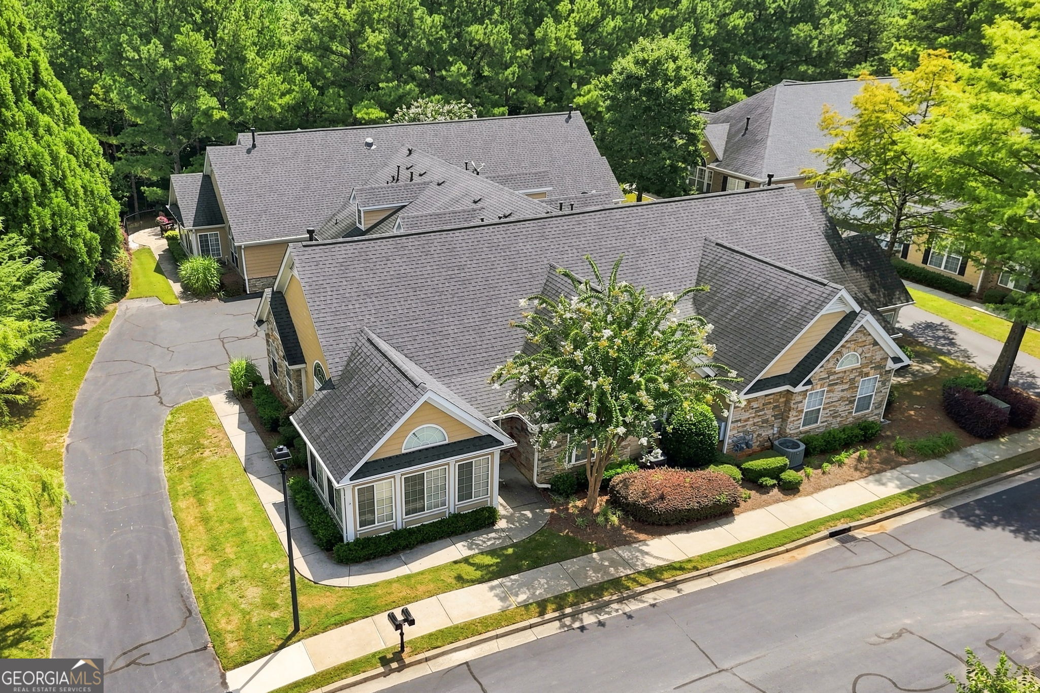 3204 Village Lane