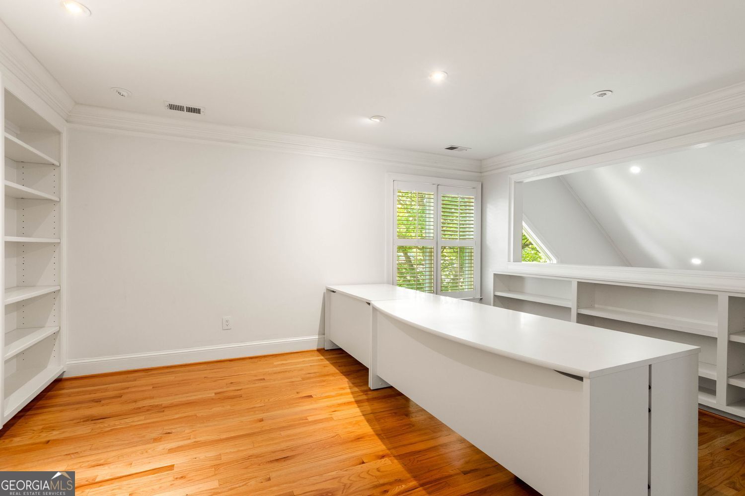 3736 Harts Pl