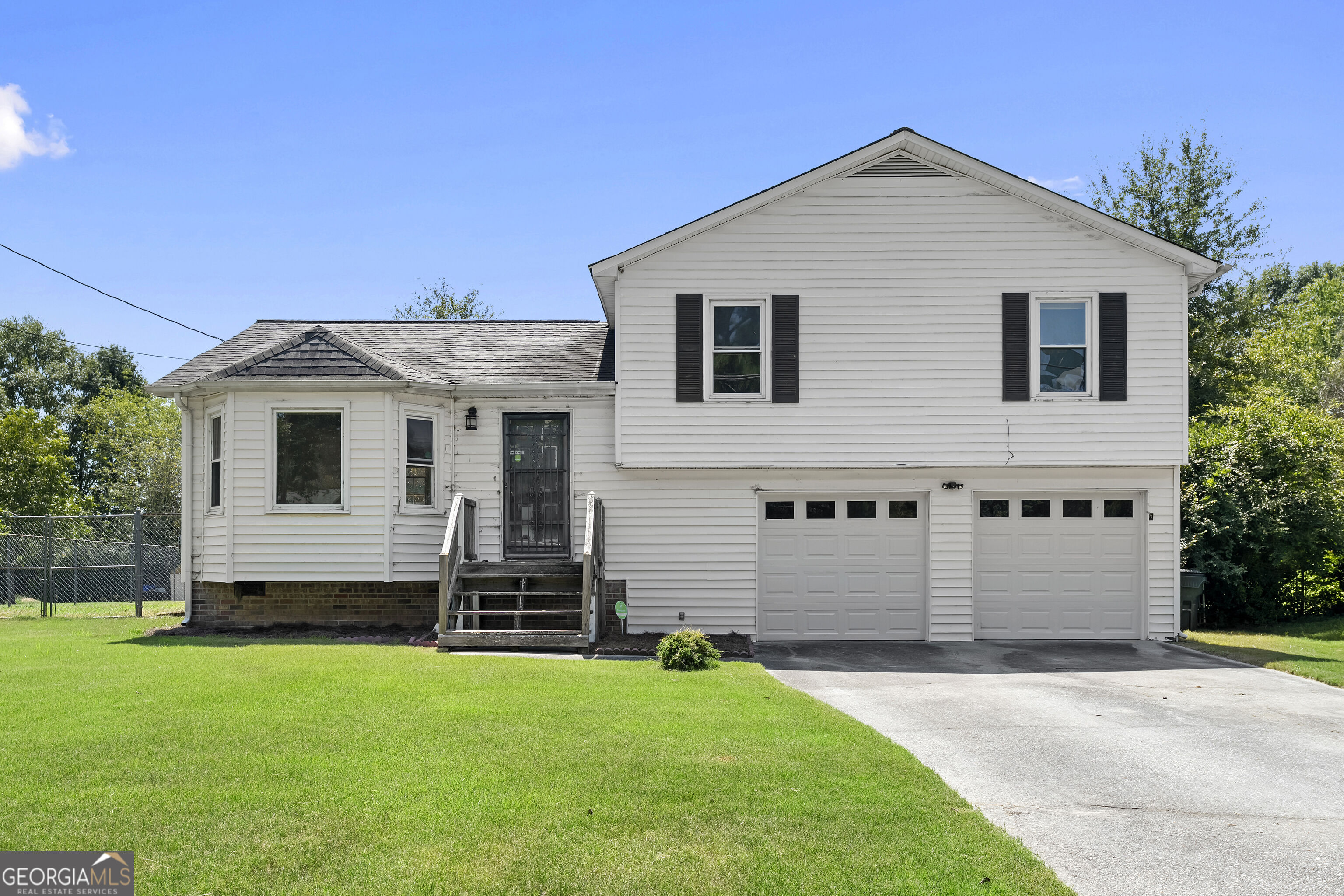 1560 Rose Garden Lane