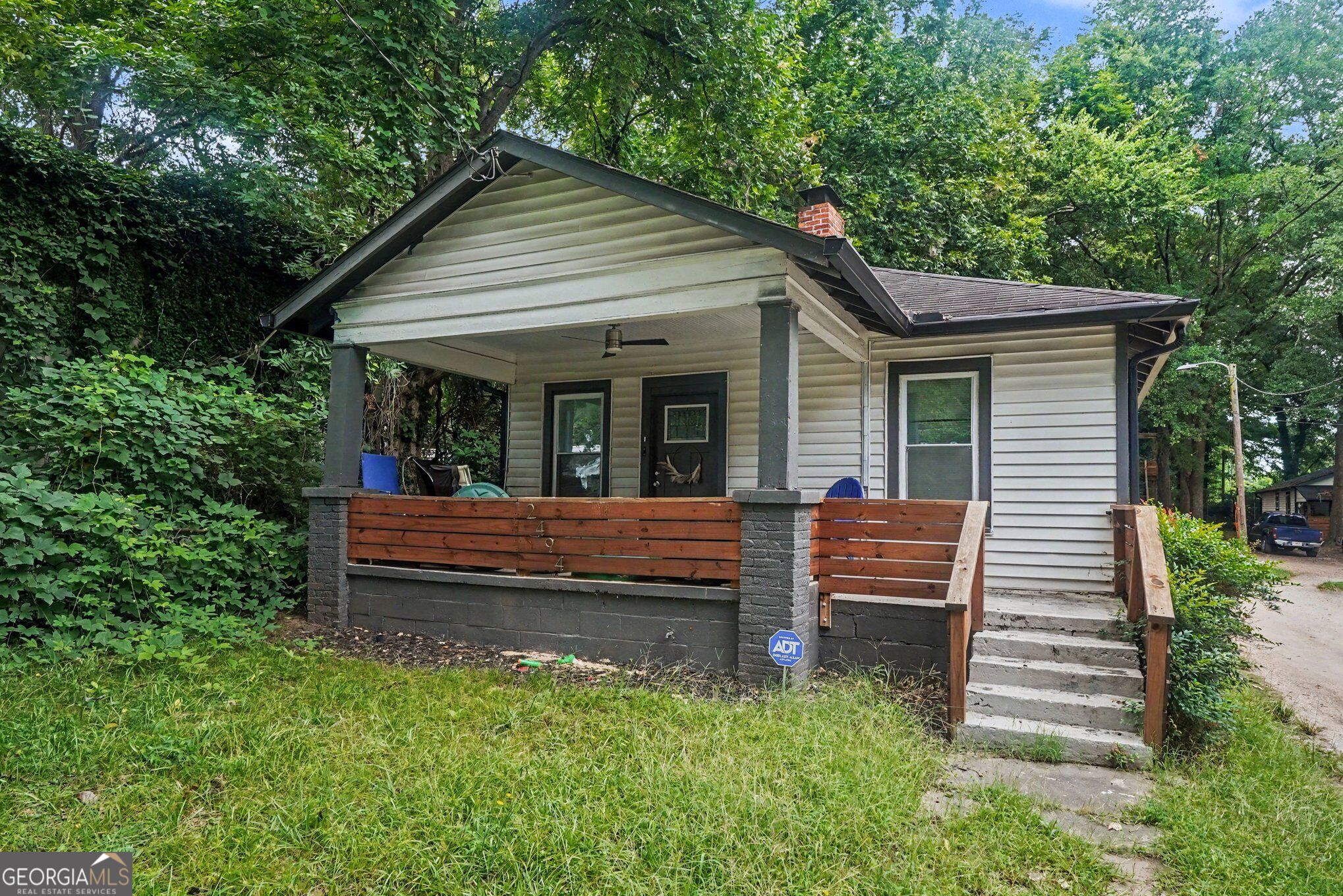2494 Lester Street