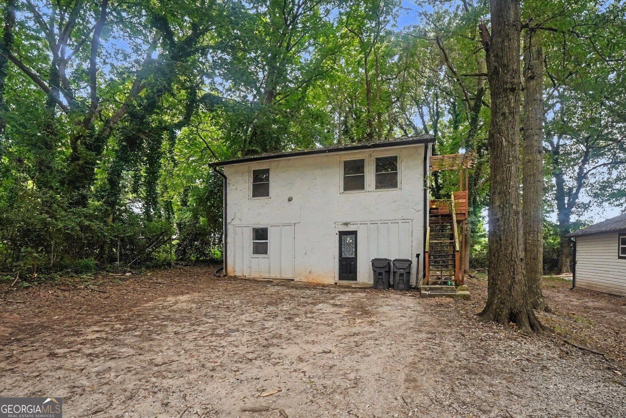 2494 Lester Street