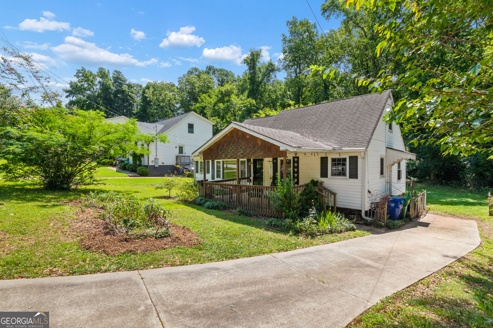 1361 Lochland Road SE
