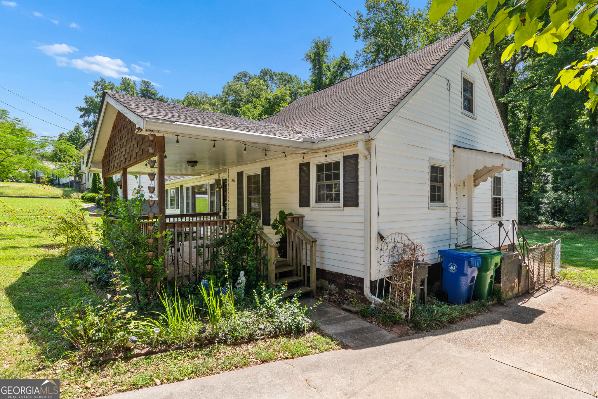 1361 Lochland Road SE