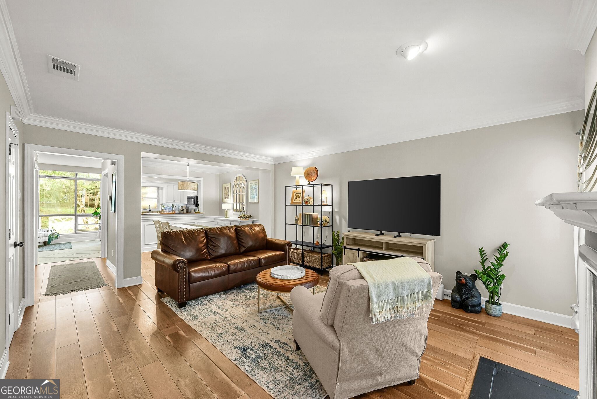 7500 Roswell Road # 30