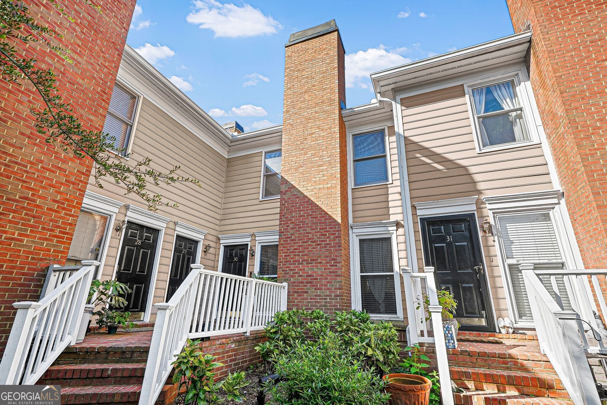 7500 Roswell Road # 30