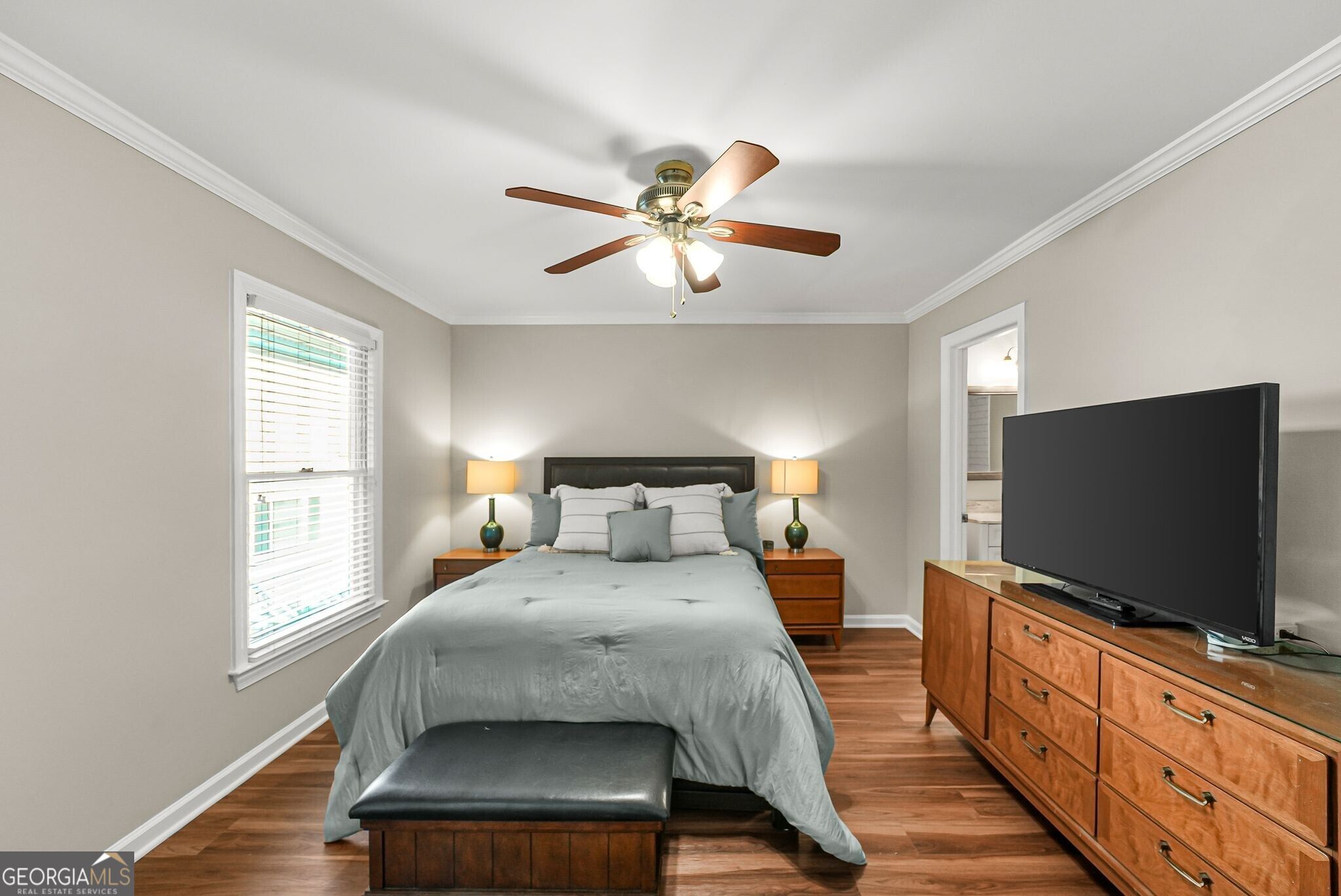 7500 Roswell Road # 30