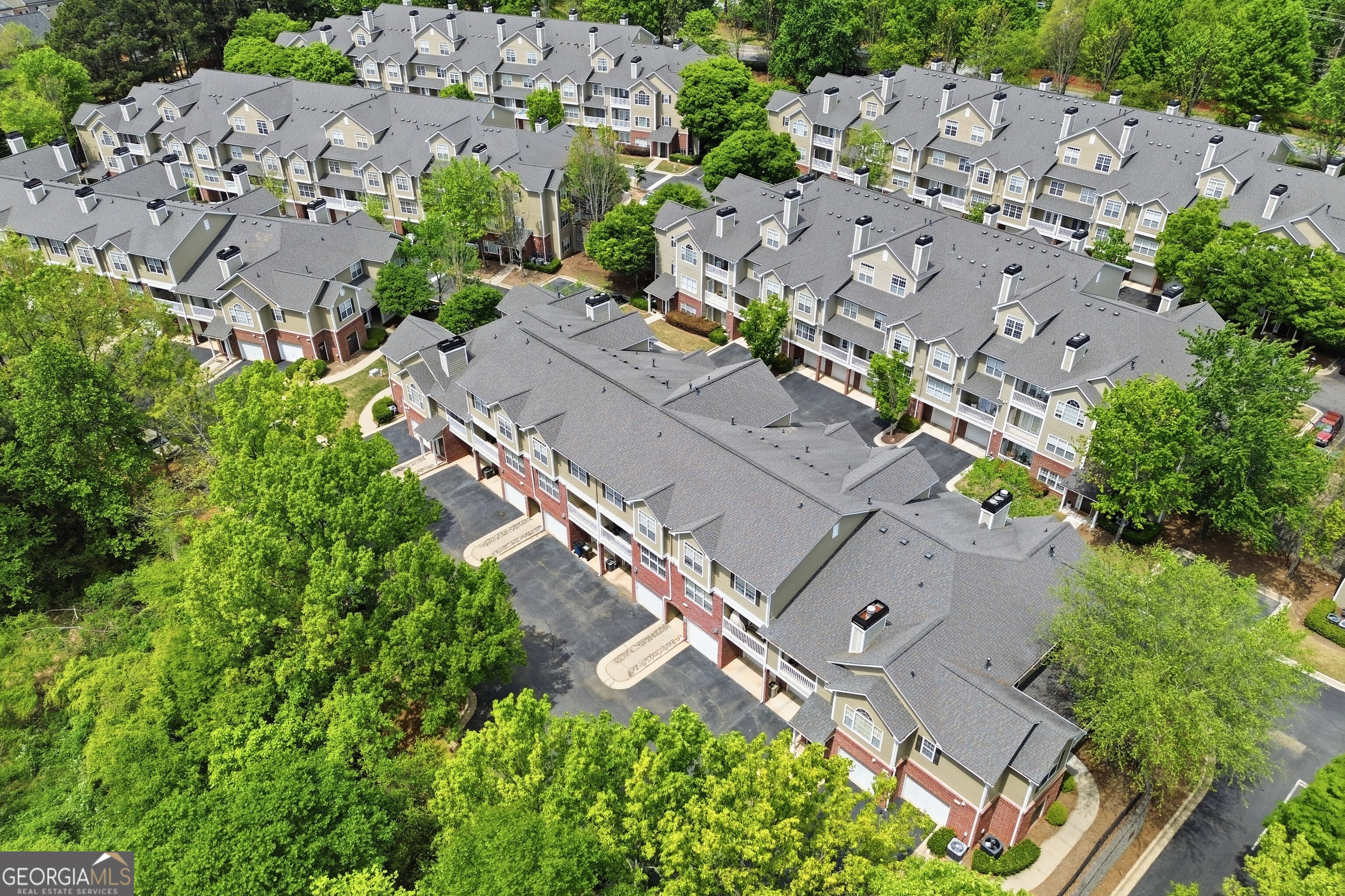 2111 Woodland Lane