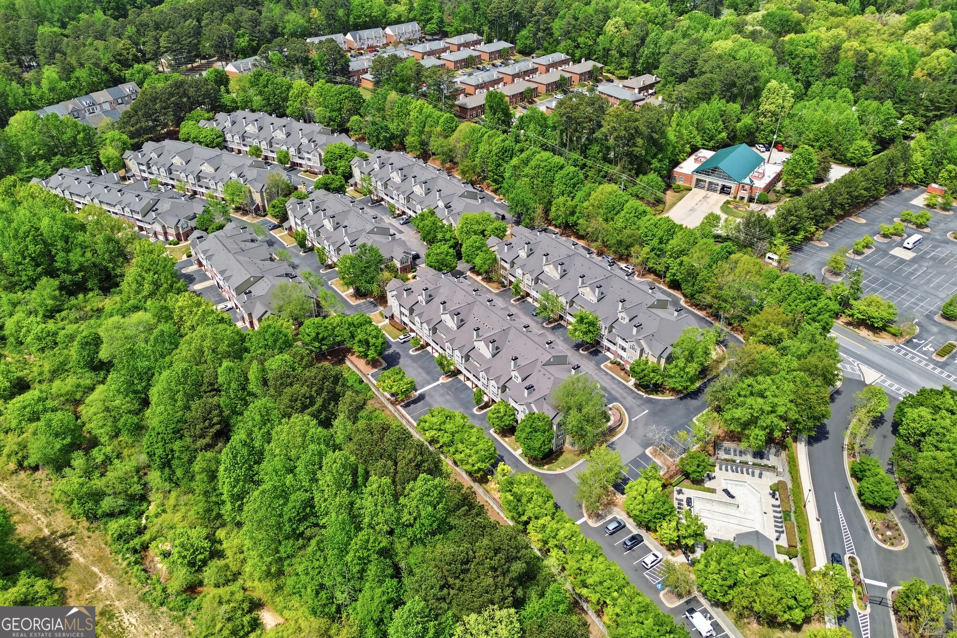 2111 Woodland Lane