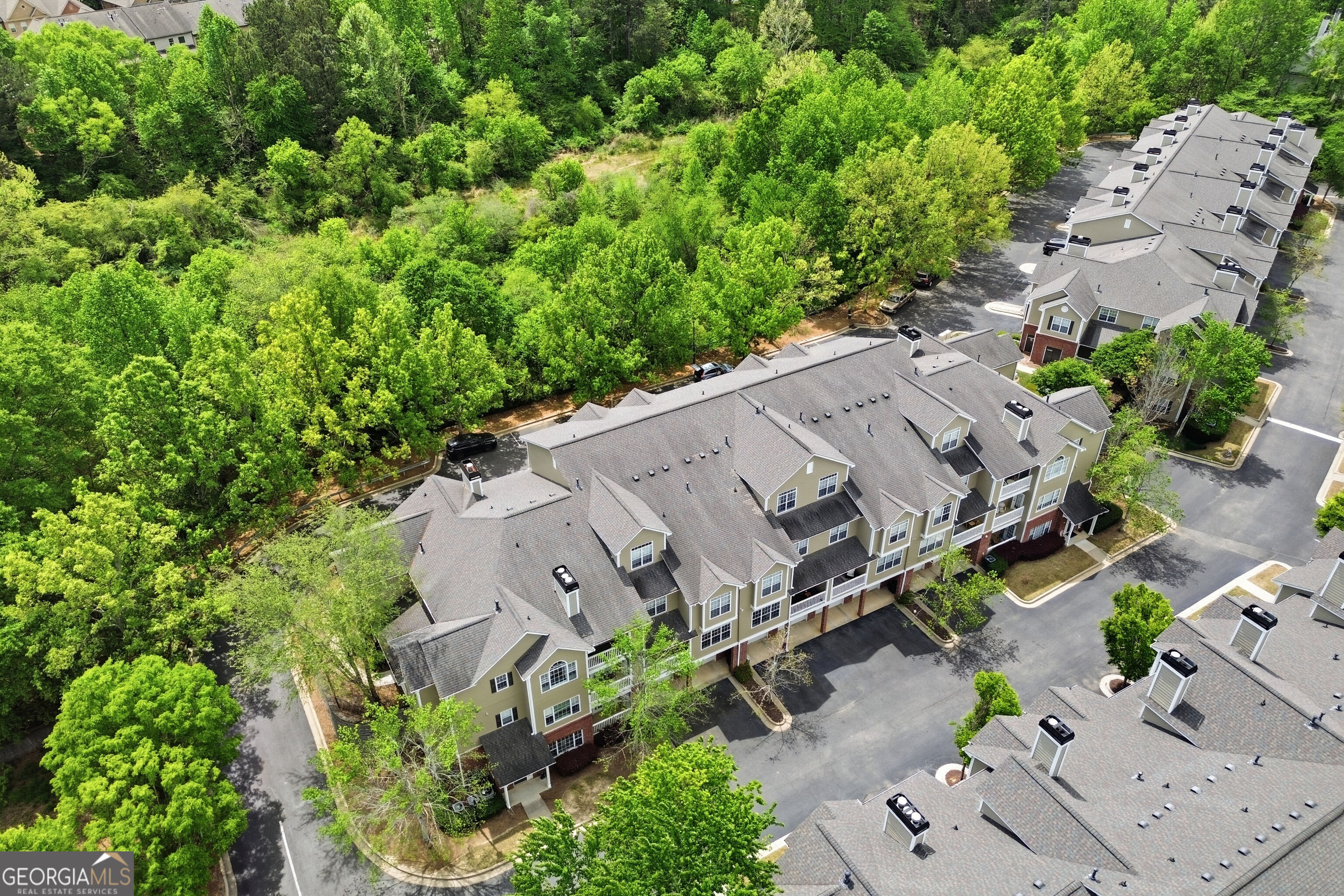2111 Woodland Lane