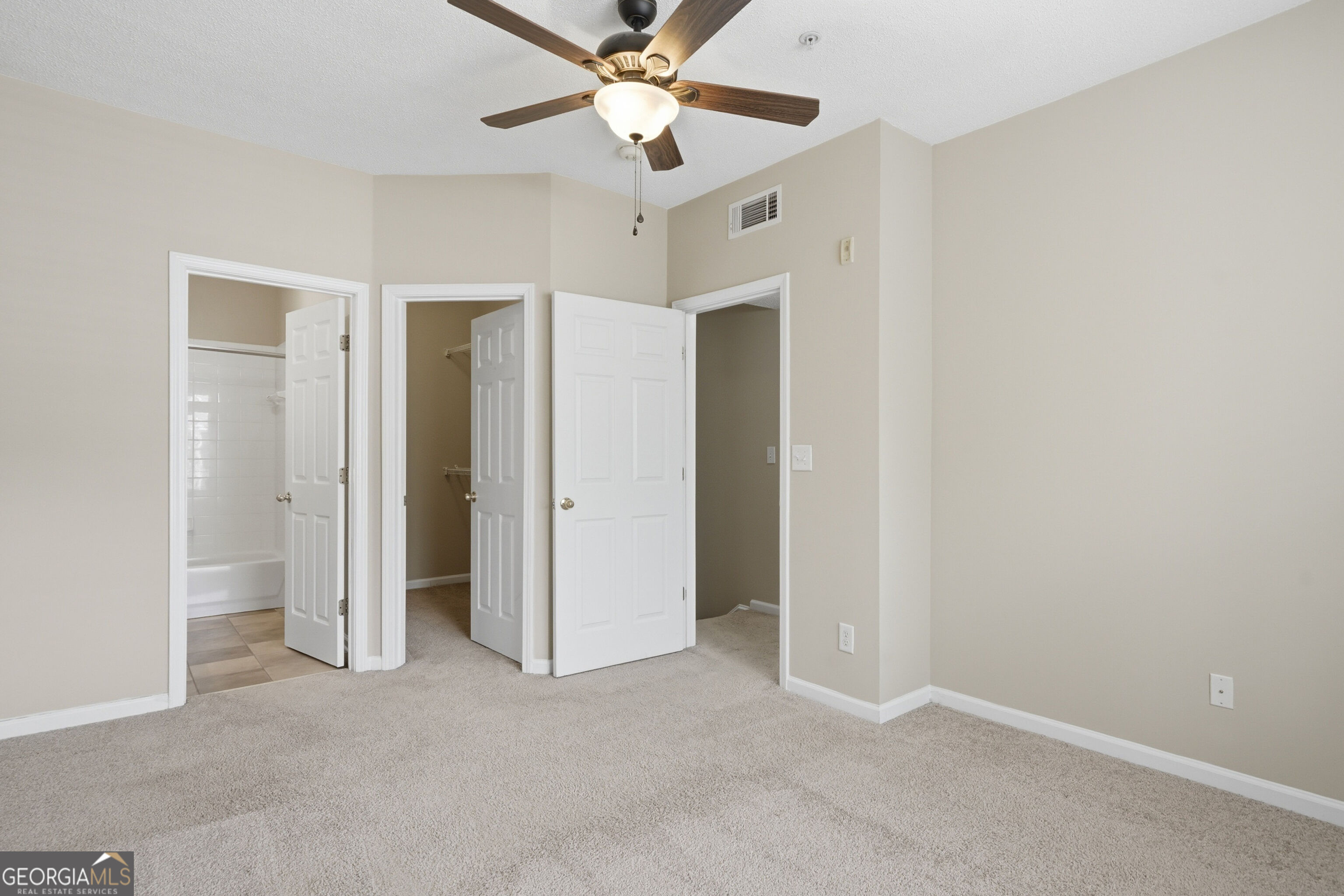2111 Woodland Lane