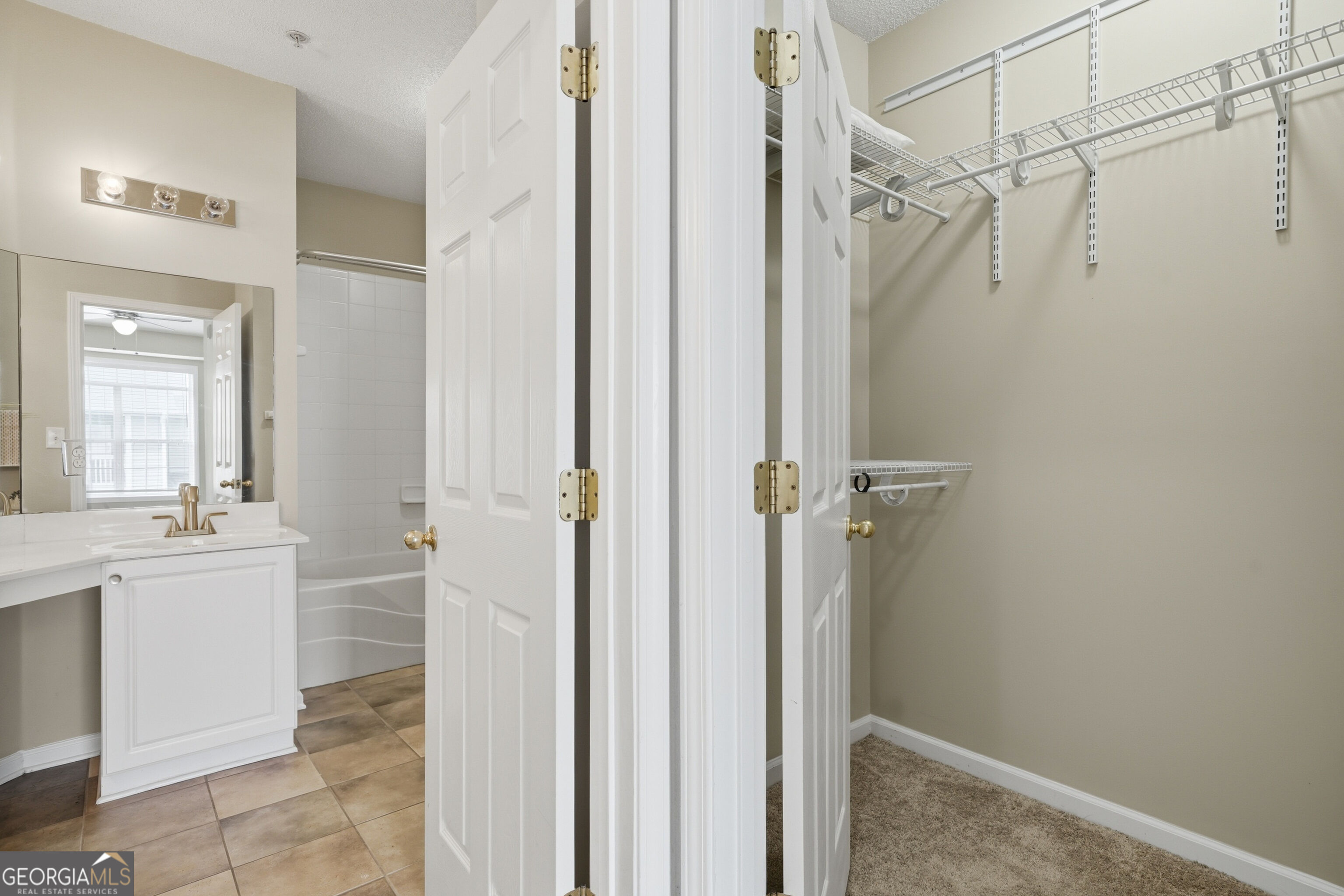2111 Woodland Lane