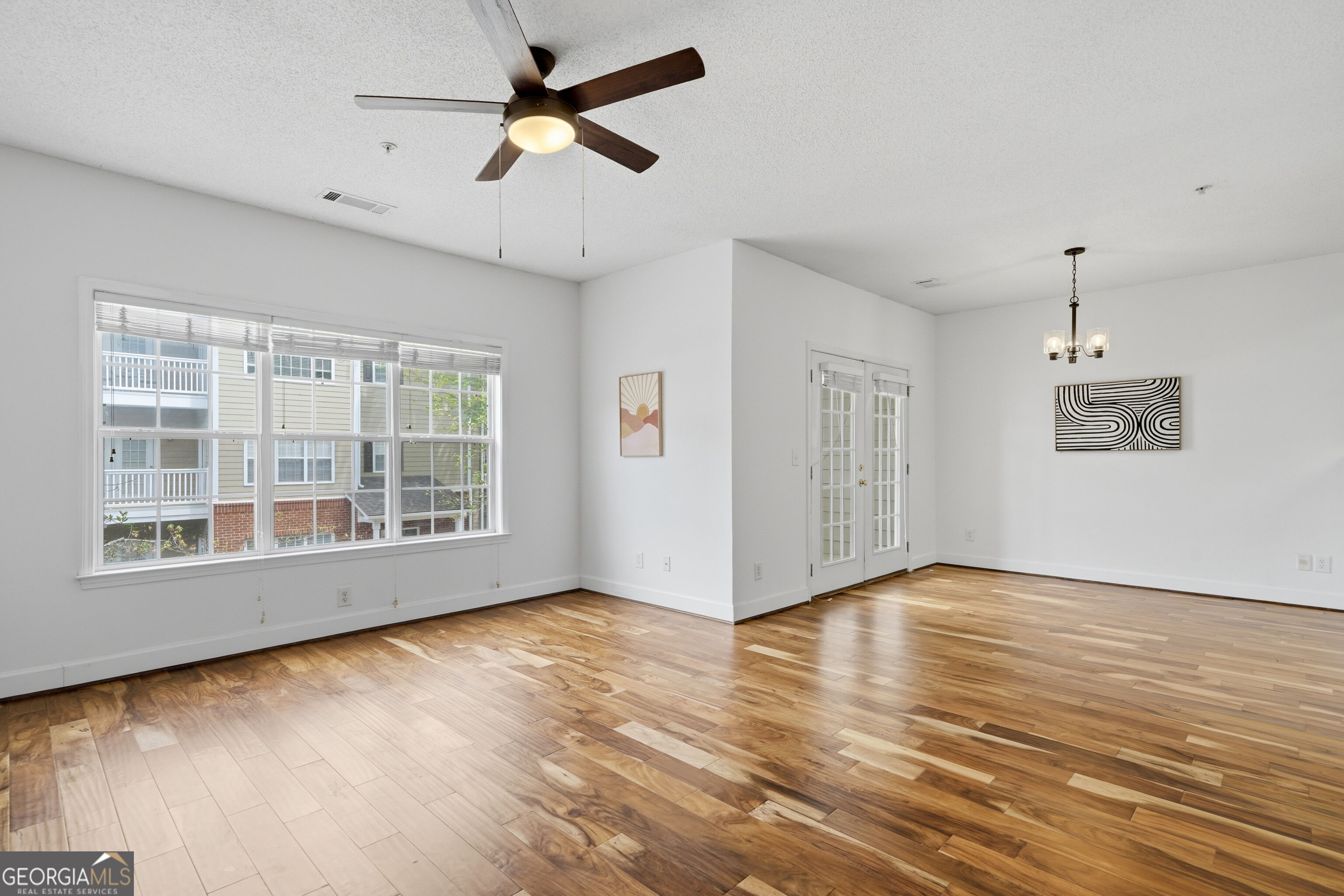 2111 Woodland Lane