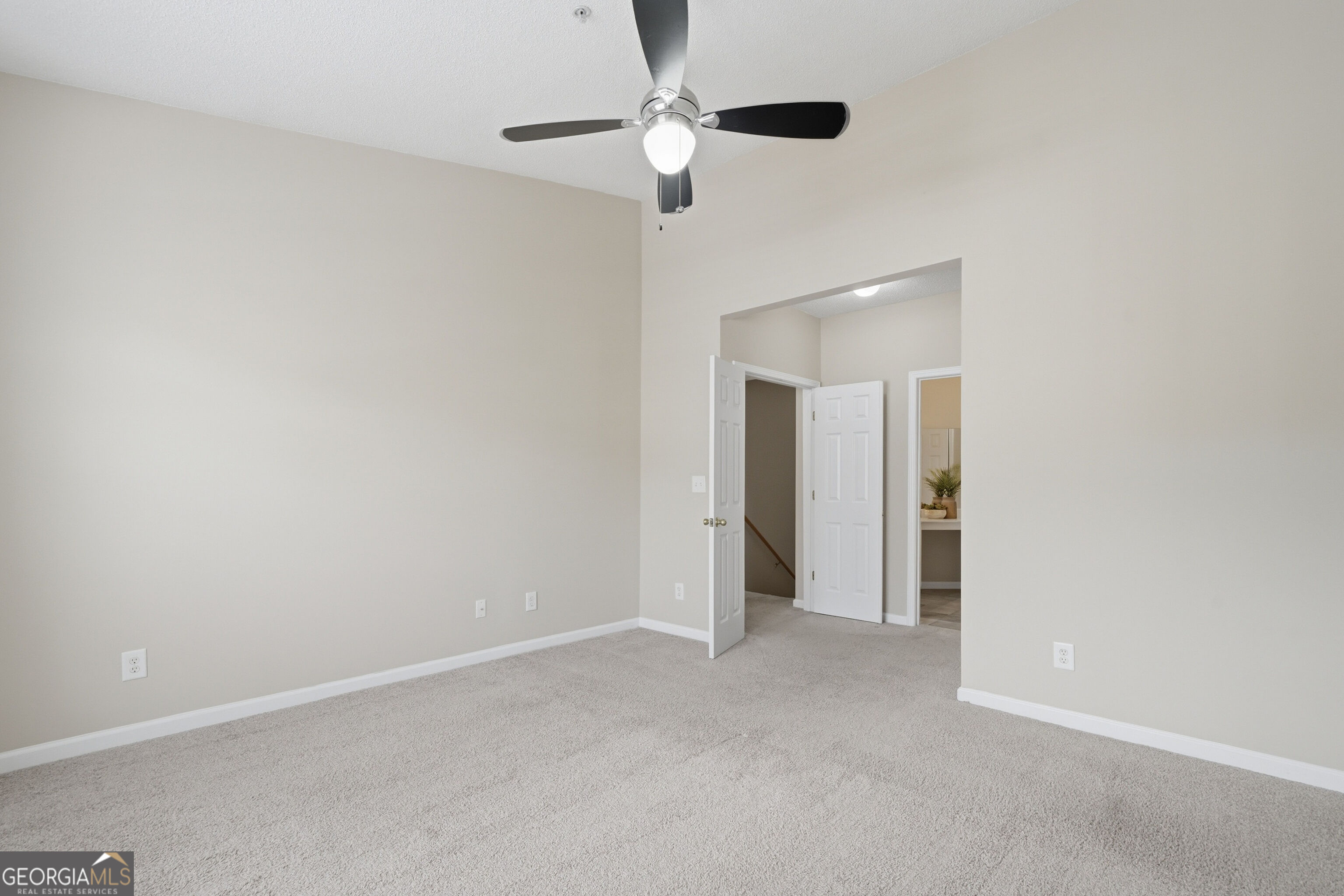 2111 Woodland Lane