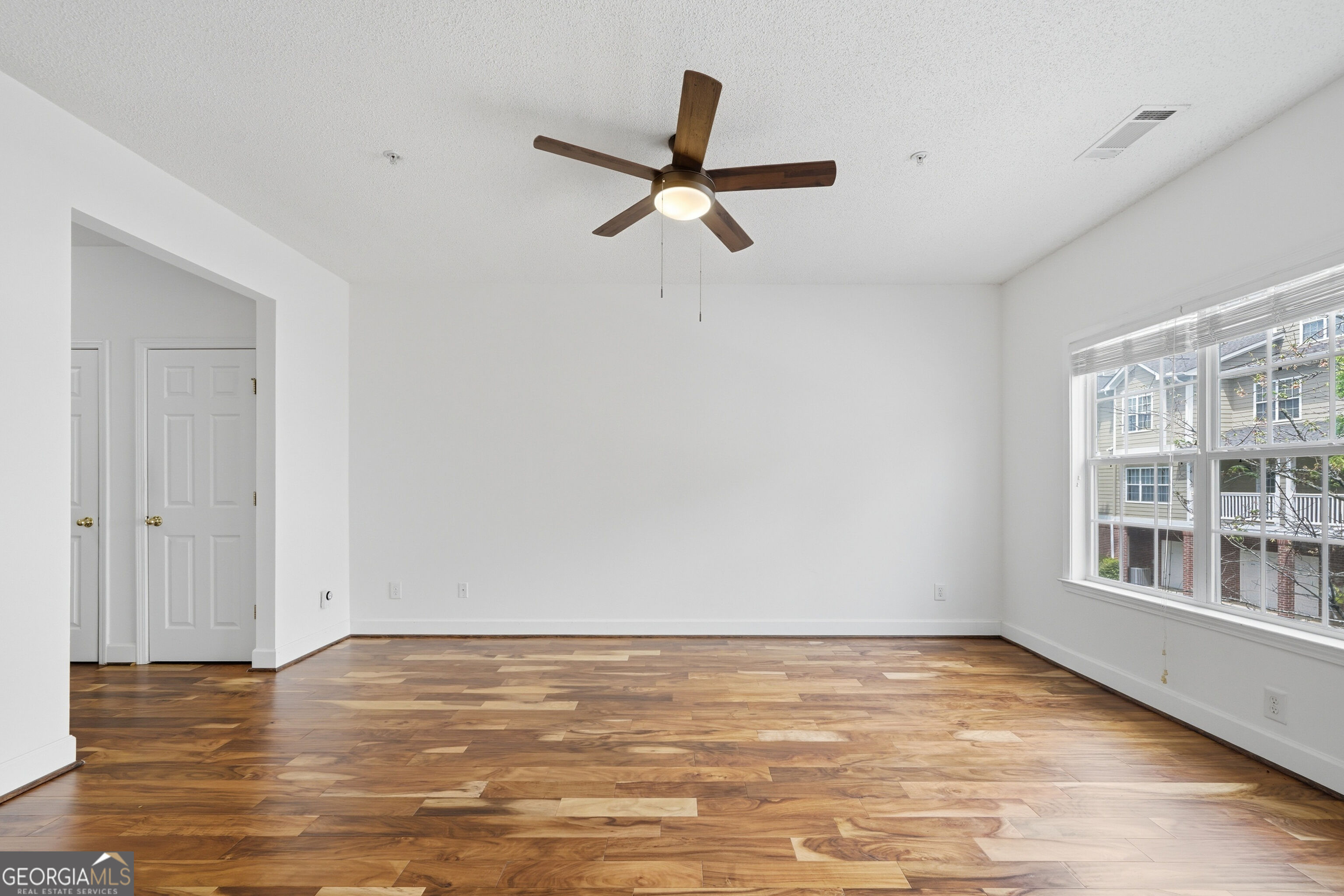 2111 Woodland Lane