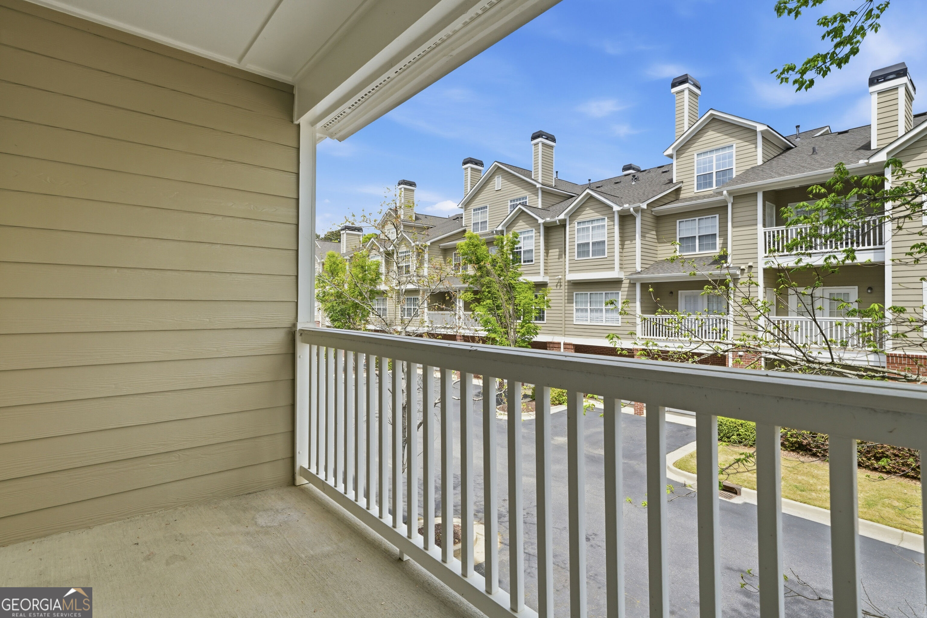 2111 Woodland Lane