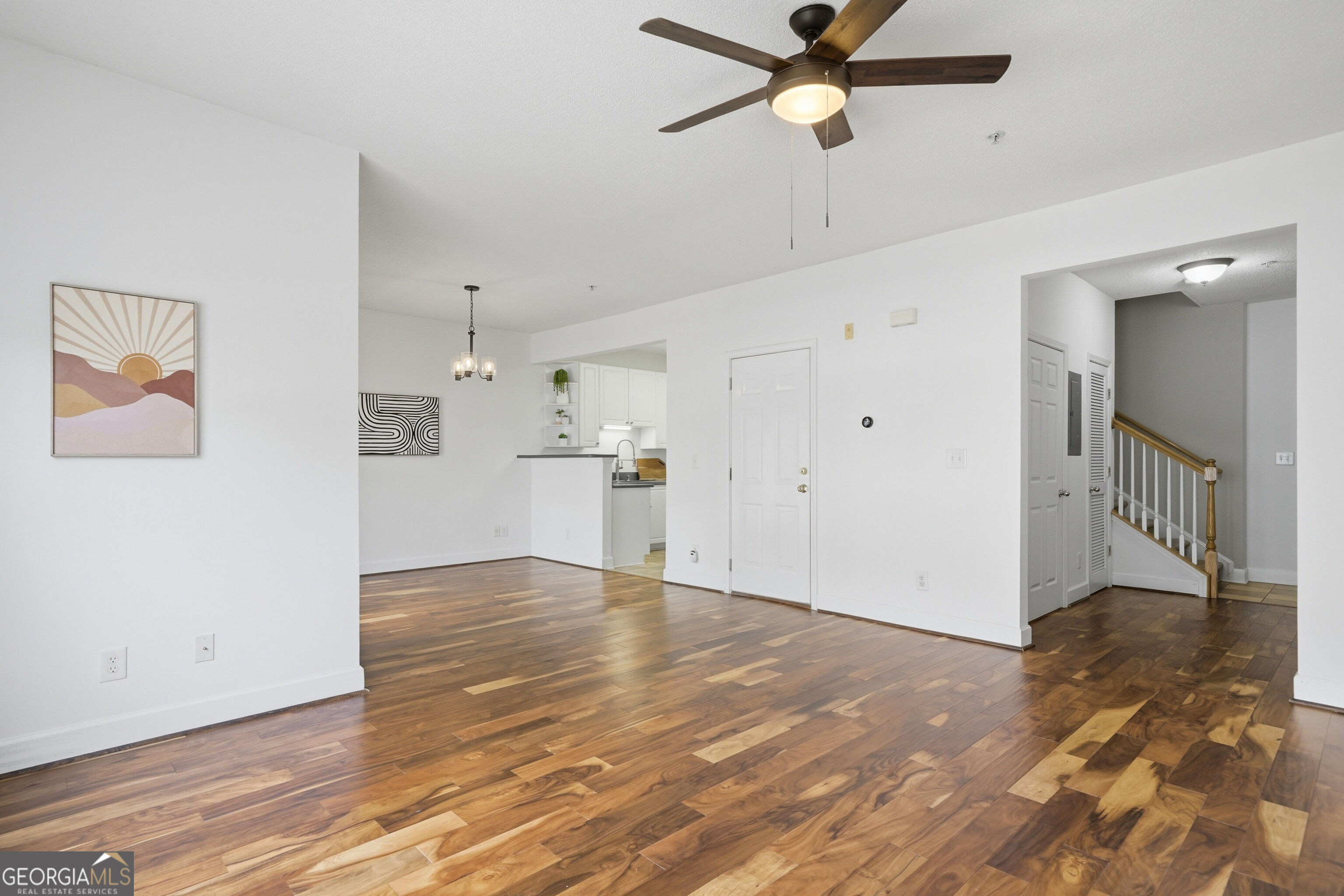2111 Woodland Lane