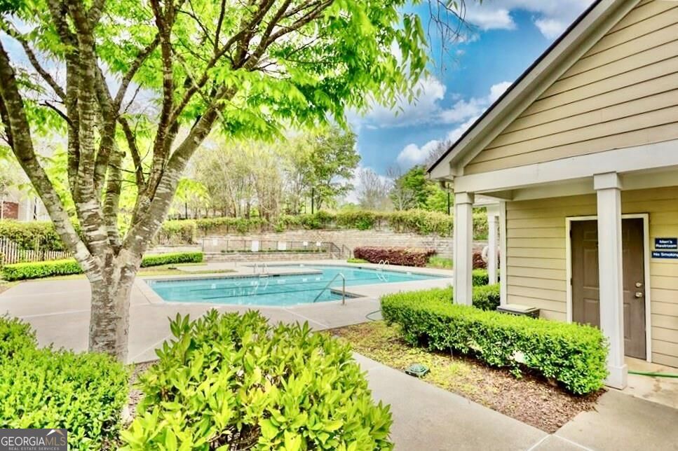 2111 Woodland Lane